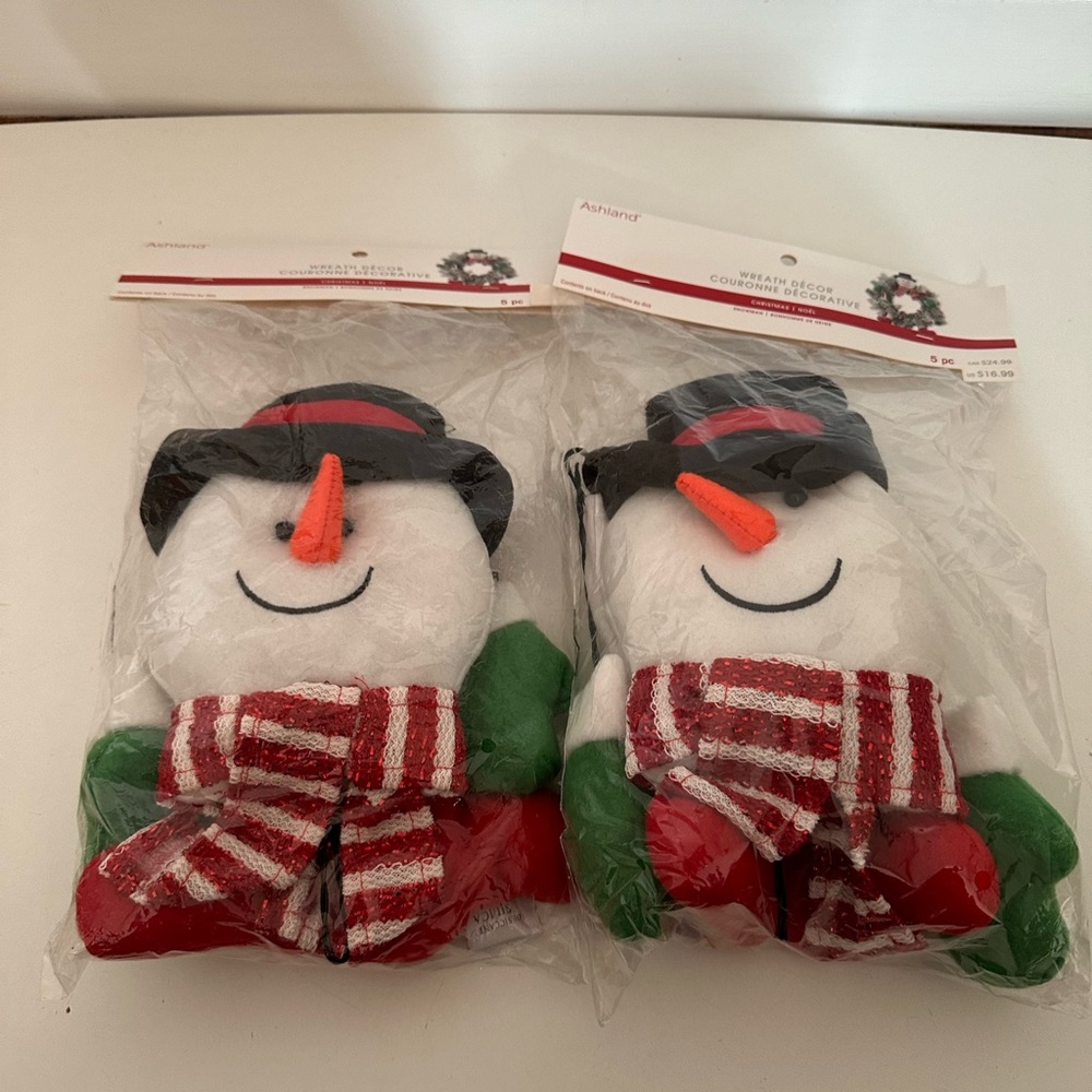 Set of 2 snowman holiday decor wreath kits